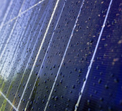 阴雨天气较多，怎么提高太阳能板的利用效率？
